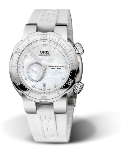Oris Divers Titan Small Second - Date 44 Paslanmaz Çelik / MOP / Kauçuk, referans 01 643 7636 7191-07 4 24 31TEB