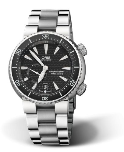 Divers Titan C Small Second - Date 44 Paslanmaz Çelik / Siyah / Bilezik