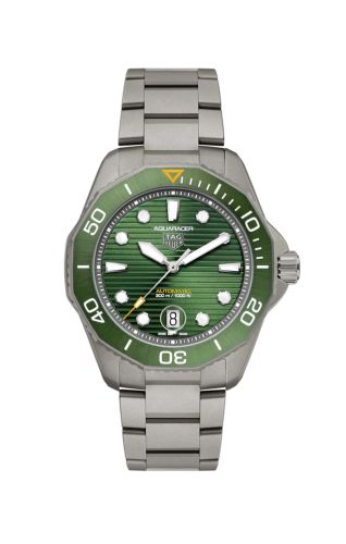 TAG Heuer Aquaracer Professional 300 43 Titanyum / Yeşil, referans WBP208B.BF0631